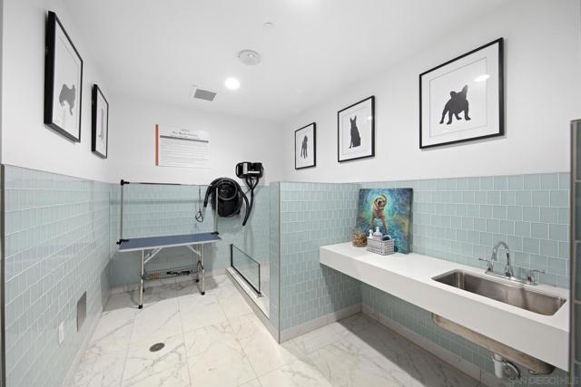 2604 5th Ave, San Diego CA: https://media.crmls.org/mediaz/fc73d30e-d0f0-4191-804d-d0cc894ccb1d.jpg