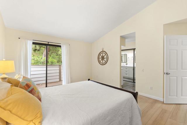 4535 Chateau Drive, San Diego CA: https://media.crmls.org/mediaz/fc7441c4-5312-4232-9dab-5de12df56763.jpg