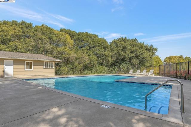 2857 Fountainhead Dr, San Ramon CA: https://media.crmls.org/mediaz/fc749eee-e137-44f4-98e2-2b33e907bbf6.jpg