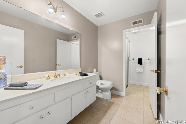 24231 Robledo, Mission Viejo CA: https://media.crmls.org/mediaz/fc75630f-f7de-48a8-9025-d5b67dfcb986.jpg
