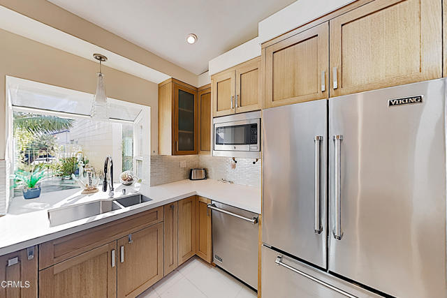 4531 Costa De Oro, Oxnard CA: https://media.crmls.org/mediaz/fc75ba9f-4bb5-4d1a-b955-1a1ecd86239e.jpg