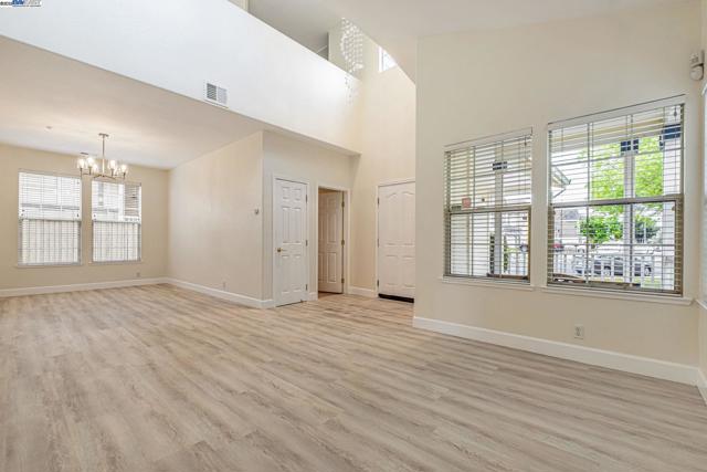 4293 OLIVER WAY, Union City CA: https://media.crmls.org/mediaz/fc75bd9e-49fb-4480-9056-658354f8b09a.jpg