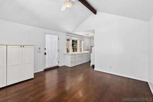 7728 Ludington Pl, La Jolla CA: https://media.crmls.org/mediaz/fc768075-377b-4480-a004-15249a2621d6.jpg