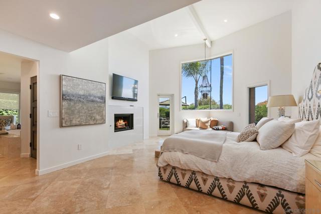 14817 Arroyo Rosita, Rancho Santa Fe CA: https://media.crmls.org/mediaz/fc76952c-6867-4253-9cb6-26b668d36f60.jpg