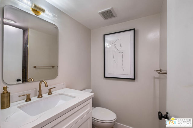 29136 Stonegate Lane, Highland CA: https://media.crmls.org/mediaz/fc76ee7e-4dc5-4e26-91d4-1609b89fe910.jpg