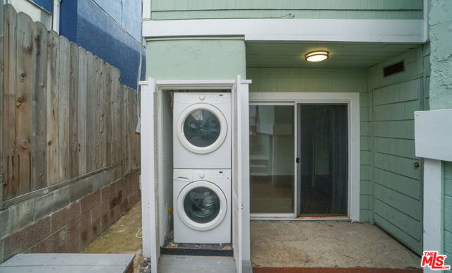 115 44th Street, Manhattan Beach CA: https://media.crmls.org/mediaz/fc770dd0-3c80-4519-86a9-ce1d7b5f57a6.jpg