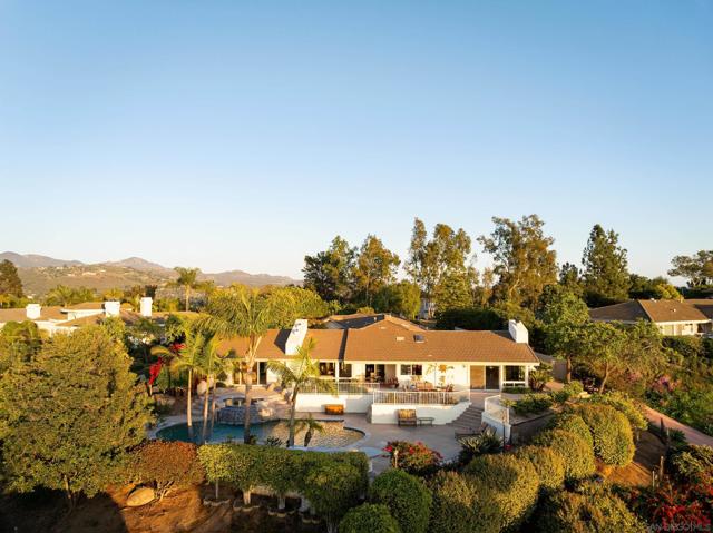 13671 Orchard Gate Rd, Poway CA: https://media.crmls.org/mediaz/fc771611-1295-4a5d-ac99-3c59db6cd5b2.jpg