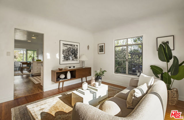 2316 Kenilworth Avenue, Los Angeles CA: https://media.crmls.org/mediaz/fc7786e5-9574-4e20-9c61-22eae82087ca.jpg