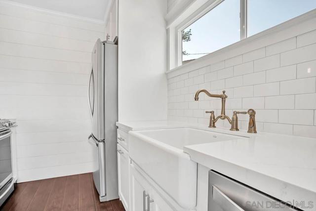 8060 Lemon Ave, La Mesa CA: https://media.crmls.org/mediaz/fc792089-ab7a-43b8-b927-94791c9ffd41.jpg