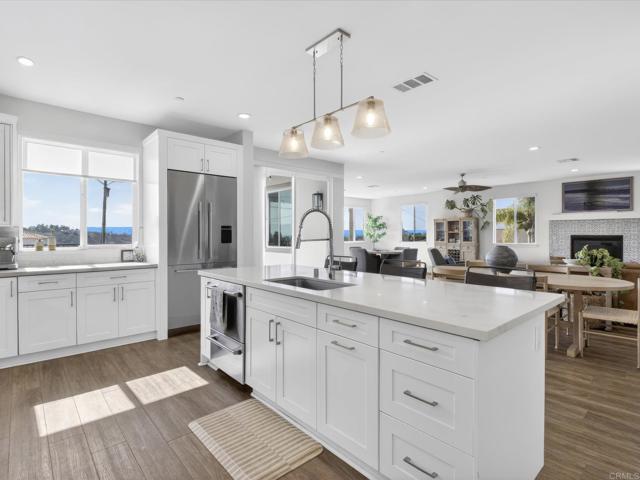 Detail Gallery Image 11 of 42 For 1858 Avocado Rd, Oceanside,  CA 92054 - 5 Beds | 3/1 Baths