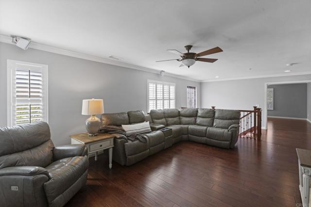 Detail Gallery Image 13 of 26 For 1979 Oxford Ct, Vista,  CA 92081 - 4 Beds | 2/1 Baths