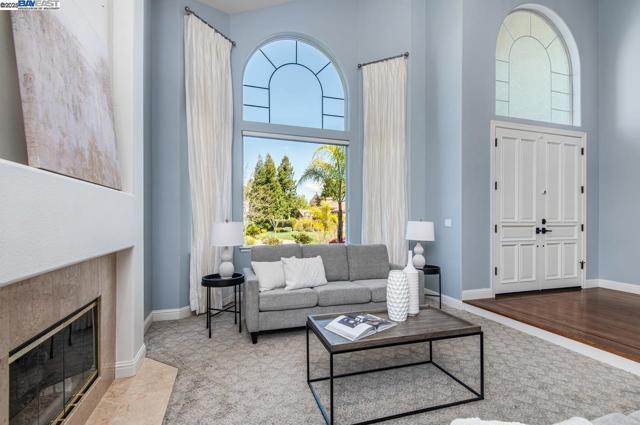 2405 Vintage Lane, Livermore CA: https://media.crmls.org/mediaz/fc7a5bd7-d1bd-4e04-aec6-b688cf7eb06b.jpg