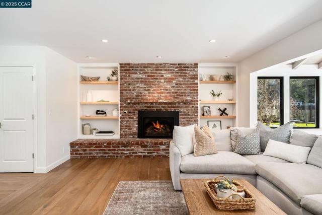 5400 Johnston Rd, Danville CA: https://media.crmls.org/mediaz/fc7b380a-2441-4ffe-8714-026b3ca82ce7.jpg