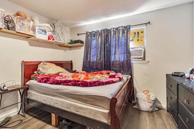 748 Clara Street, Oakland CA: https://media.crmls.org/mediaz/fc7b8016-fa1a-47d6-8c4e-9bc9b5aa1f20.jpg