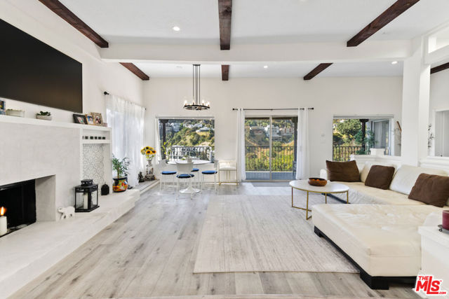1923 Sunset Plaza Drive, Los Angeles CA: https://media.crmls.org/mediaz/fc7c146c-544e-4213-9e84-05c8b9d489d6.jpg