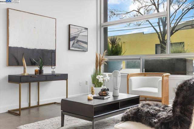 226 2nd St, Oakland CA: https://media.crmls.org/mediaz/fc7ca05d-d7ac-4d29-a260-79822e5ed8d7.jpg