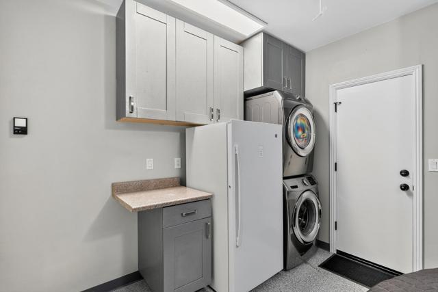 543 Toft Street, Mountain View CA: https://media.crmls.org/mediaz/fc7cb258-bbcc-4cf2-9b4d-9c8ed1d53a7a.jpg
