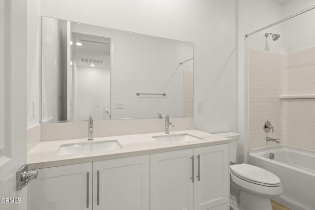 2402 Channel Drive, Ventura CA: https://media.crmls.org/mediaz/fc7d26fe-674c-43b8-b732-c6410a9eef89.jpg