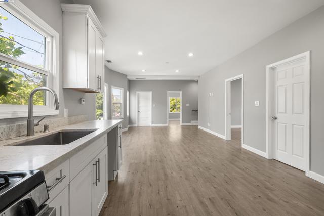 193 W Macarthur Blvd, Oakland CA: https://media.crmls.org/mediaz/fc7f38b2-614e-421d-836f-caae6bf0a552.jpg