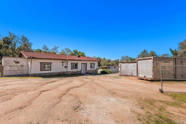31600 Oak Glen Road, Valley Center CA: https://media.crmls.org/mediaz/fc7f54f8-6539-4f39-9a7b-53726bb59465.jpg