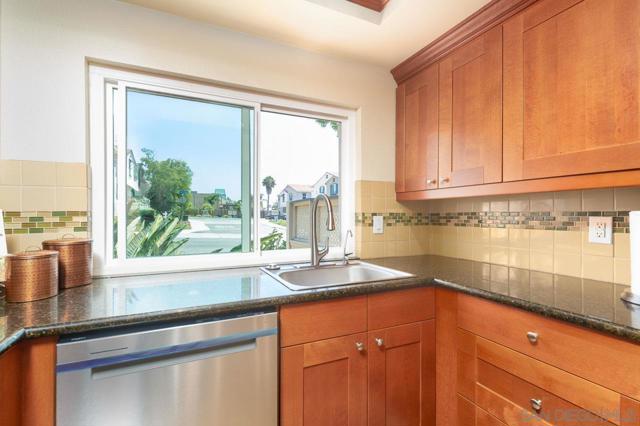 254 Cerco Rosado, San Marcos CA: https://media.crmls.org/mediaz/fc807ad0-eb41-4263-9621-047a7732fac2.jpg