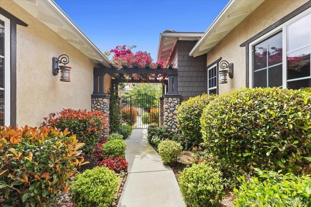 3180 Ridgeline Place, Escondido CA: https://media.crmls.org/mediaz/fc81ad64-6389-479b-b03a-e488b1e3ba74.jpg