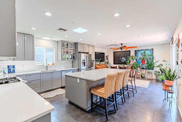 Detail Gallery Image 12 of 27 For 1016 Delaware St, Imperial Beach,  CA 91932 - 4 Beds | 2/1 Baths