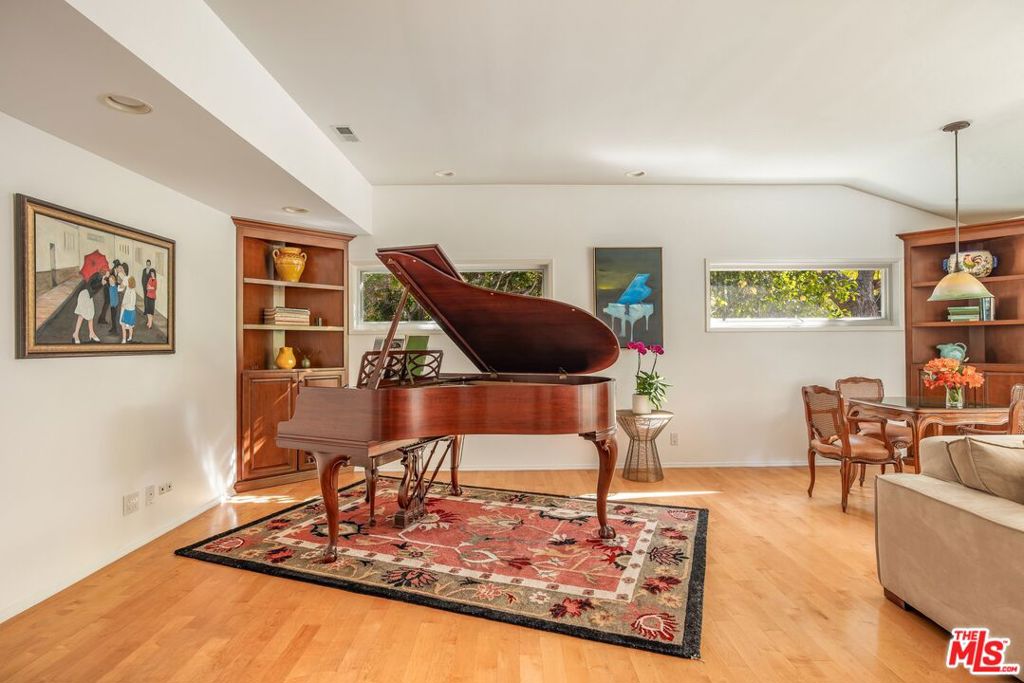 MLS #25590401 image #19