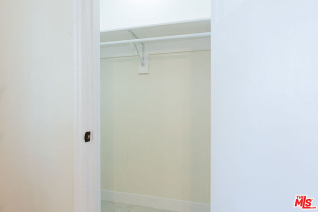 181 S Sycamore Avenue, Los Angeles CA: https://media.crmls.org/mediaz/fc83a287-f992-4f30-8ed8-b35c8ef78a4f.jpg