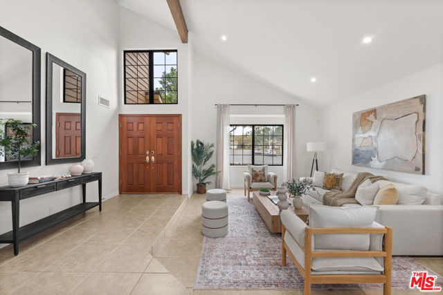 6514 S Copperwood Avenue, Inglewood CA: https://media.crmls.org/mediaz/fc83f69d-4743-45ad-acca-6c294d810052.jpg