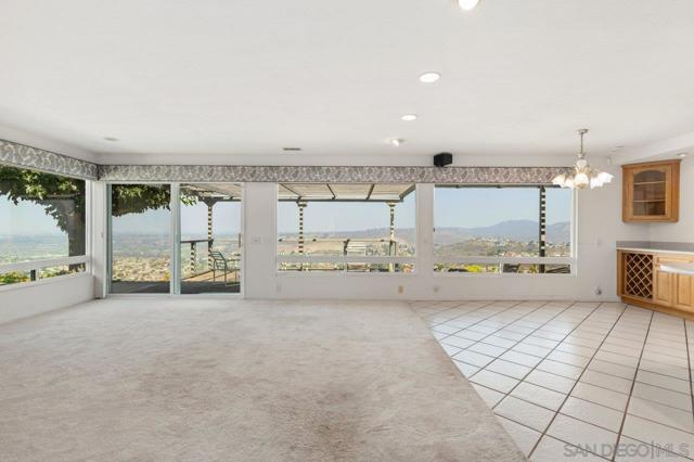 6276 Del Paso Ave, San Diego CA: https://media.crmls.org/mediaz/fc84953a-ec31-45e7-ab46-fb89695378a8.jpg
