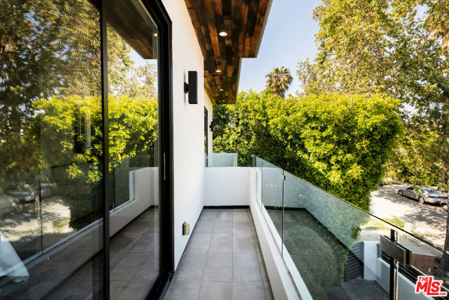 833 N Cherokee Avenue, Los Angeles CA: https://media.crmls.org/mediaz/fc84a6fb-0063-4261-8e95-56e4b3767b27.jpg