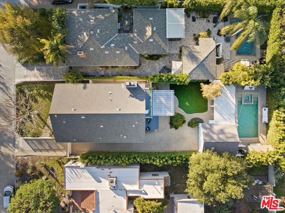 https://media.crmls.org/mediaz/fc84a7c3-0d82-4c84-92b8-a9a44c94f5f3.jpg?preset=X-Large