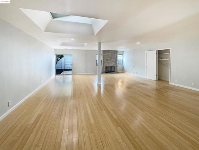 883 Calle De Verde, San Jose CA: https://media.crmls.org/mediaz/fc84cfdb-6420-45d1-a2f3-0e49ac79efd8.jpg