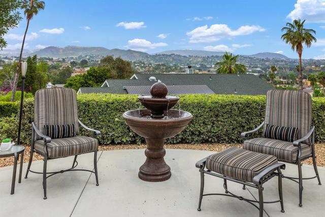 220 Journeys End, Vista CA: https://media.crmls.org/mediaz/fc851cf8-ed01-44b0-b8ca-1eb500031aca.jpg