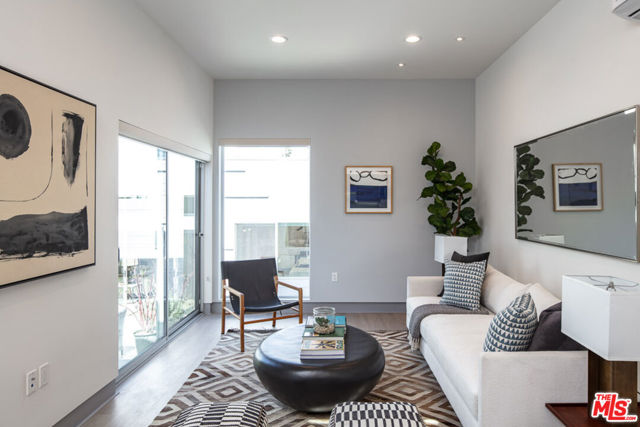 10572 Putney Road, Los Angeles CA: https://media.crmls.org/mediaz/fc85f2b6-cbbf-4b94-9ad0-9b9616f603ee.jpg