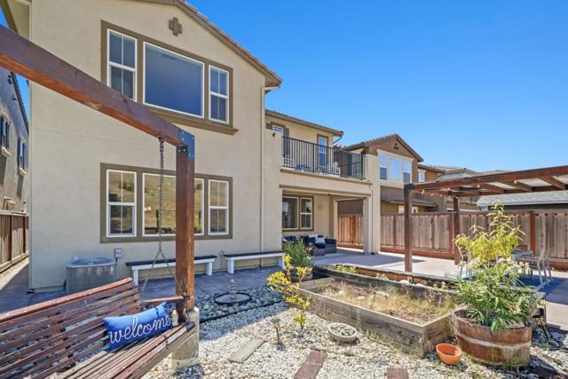 29732 Cantera Drive, Hayward CA: https://media.crmls.org/mediaz/fc8616fe-9786-475c-bcf5-004c53b7ffaf.jpg