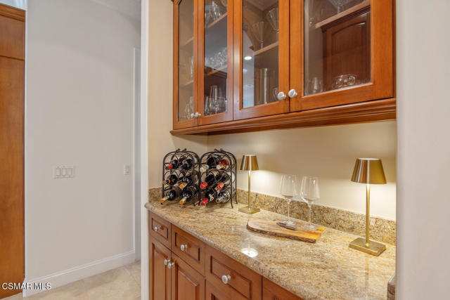 758 Camino Dos Rios, Thousand Oaks CA: https://media.crmls.org/mediaz/fc866f49-3b65-4494-88a1-bf6ad508e557.jpg