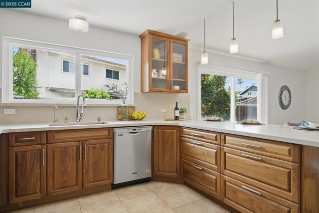 17 Bliss Ct., Pleasant Hill CA: https://media.crmls.org/mediaz/fc870f7b-6ed7-4560-b2c5-e9d268eac8ae.jpg