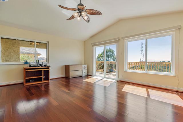 41794 Vargas Rd, Fremont CA: https://media.crmls.org/mediaz/fc872e51-ad60-43a7-b5a9-d0b86fc03e5d.jpg
