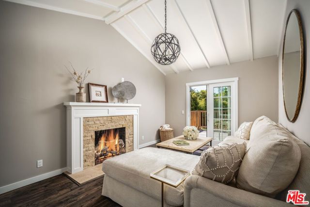 2775 Sycamore Canyon Road, Santa Barbara CA: https://media.crmls.org/mediaz/fc886e02-b901-4f51-85db-3147fa819198.jpg