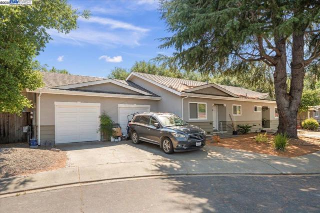 164 Gilbert Ct, Martinez CA: https://media.crmls.org/mediaz/fc88cd0a-eff5-465f-b3ec-71e494e9f993.jpg
