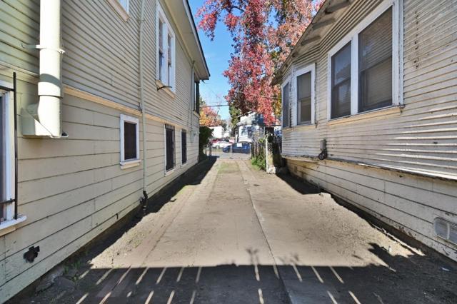 2819 E 23rd Street, Oakland CA: https://media.crmls.org/mediaz/fc89081b-9736-44e8-9c4f-ed55b66d7e39.jpg