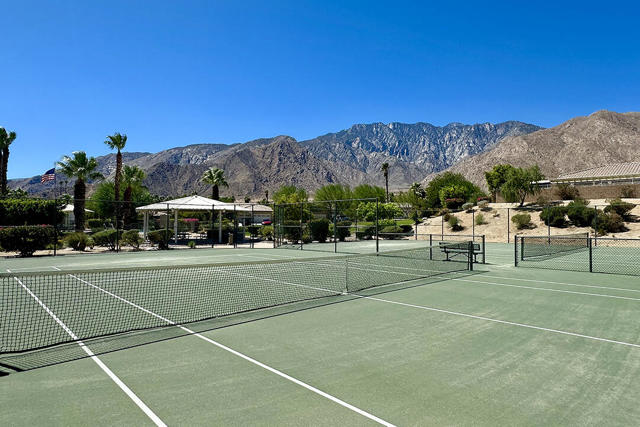 1247 Oro, Palm Springs CA: https://media.crmls.org/mediaz/fc89397e-74ce-4566-aa64-cf0b9cf75bdd.jpg