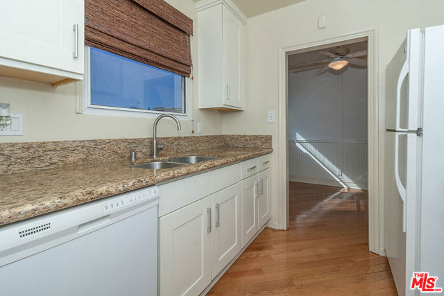 5303 Cahuenga Boulevard, C photo 5