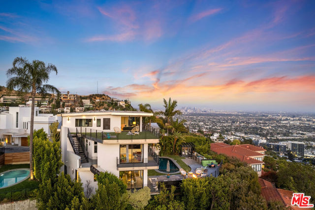 1501 Viewsite Terrace, Los Angeles CA: https://media.crmls.org/mediaz/fc89a0ea-aede-4893-a370-4ddfa5dc1fcf.jpg