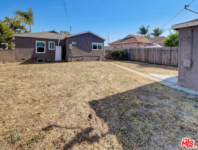 619 121st Street, Los Angeles, California 90059, 2 Bedrooms Bedrooms, ,1 BathroomBathrooms,Single Family Residence,For Sale,121st,24407465
