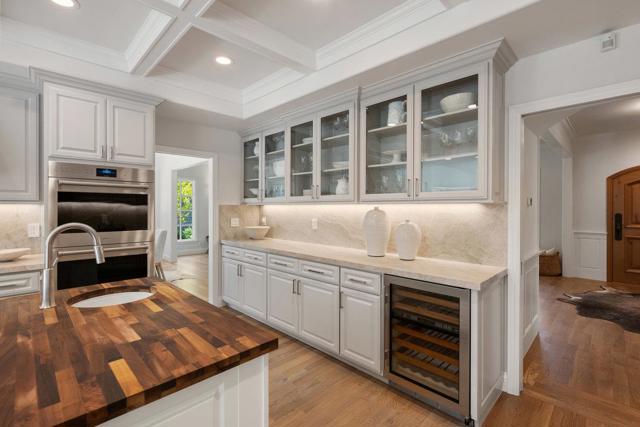 130 Stonehedge Road, Hillsborough CA: https://media.crmls.org/mediaz/fc8b181d-10bb-4d7e-a4c3-02de139c7b9a.jpg