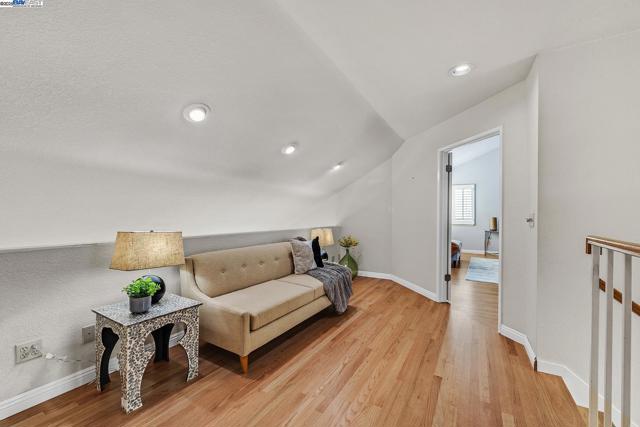 2864 El Capitan Dr, Pleasanton CA: https://media.crmls.org/mediaz/fc8b37f4-2bf7-4d88-8e04-5d5c8d7b96f3.jpg
