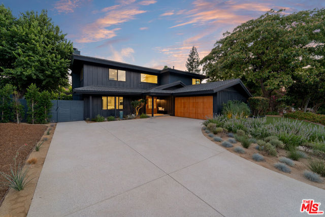 22824 Margarita Drive, Woodland Hills CA: https://media.crmls.org/mediaz/fc8b5cb8-e495-4959-a327-30bff2d26673.jpg